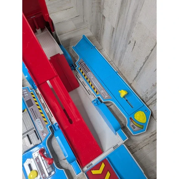 Paw Patrol Semi Truck Launch 'n Haul Patroller 2-in-1 Track Set (6053365) - Picture 5 of 7